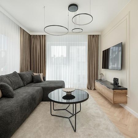Elegancki Apartament Z Parkingiem Blisko Starego Miasta By Noclegi Renters Вроцлав Екстериор снимка