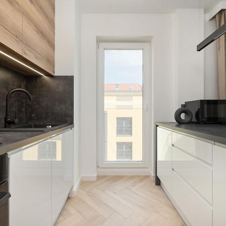 Elegancki Apartament Z Parkingiem Blisko Starego Miasta By Noclegi Renters Вроцлав Екстериор снимка