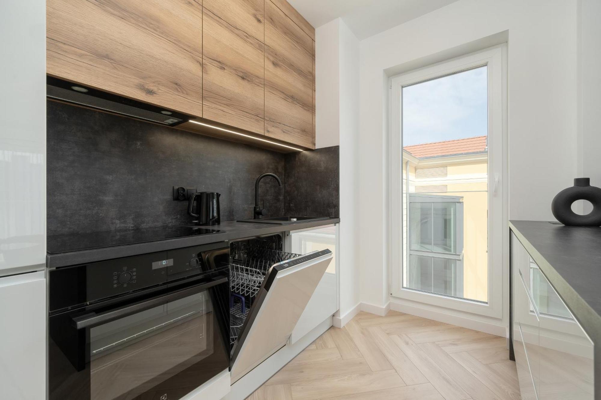 Elegancki Apartament Z Parkingiem Blisko Starego Miasta By Noclegi Renters Вроцлав Екстериор снимка