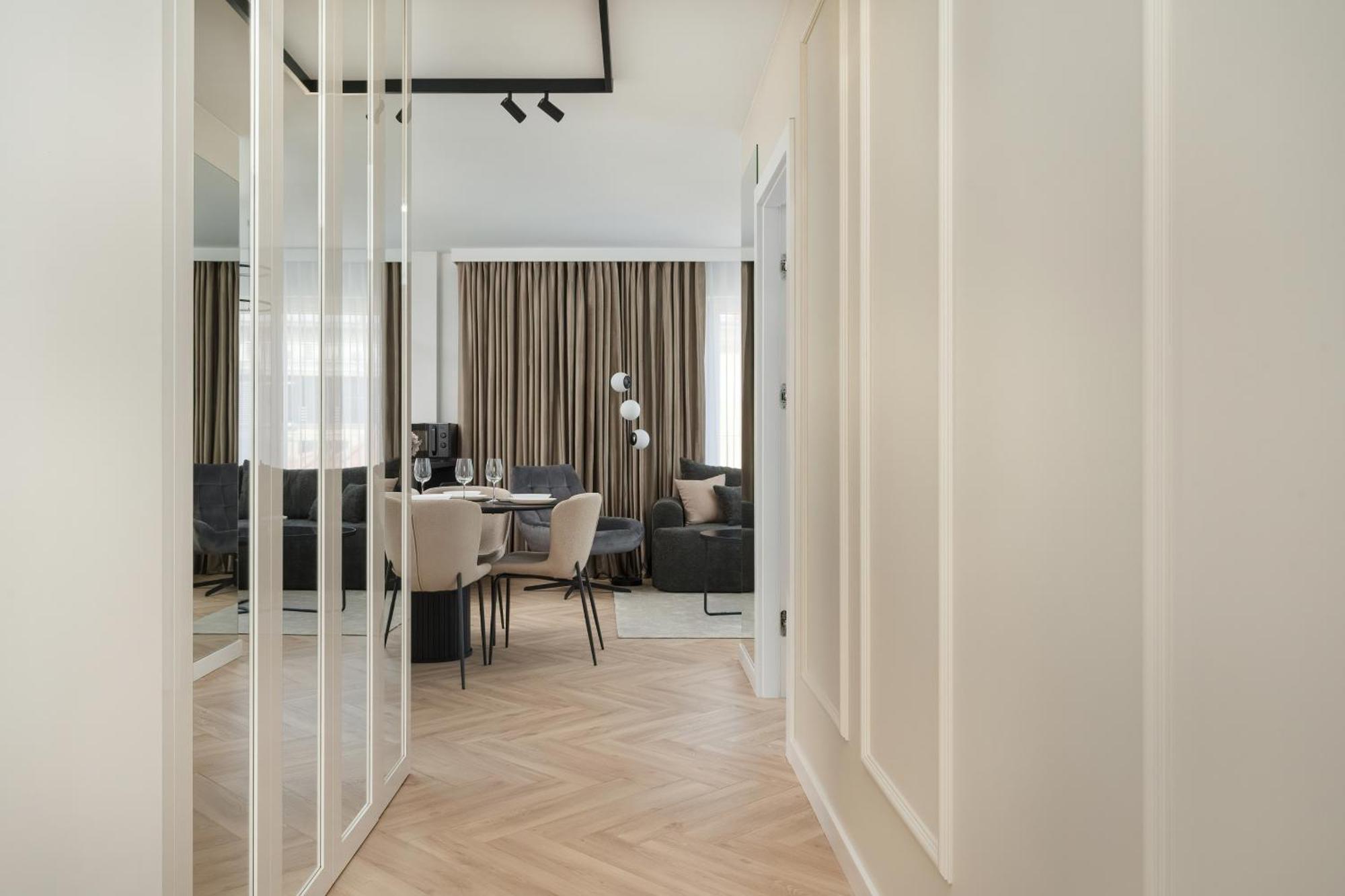 Elegancki Apartament Z Parkingiem Blisko Starego Miasta By Noclegi Renters Вроцлав Екстериор снимка